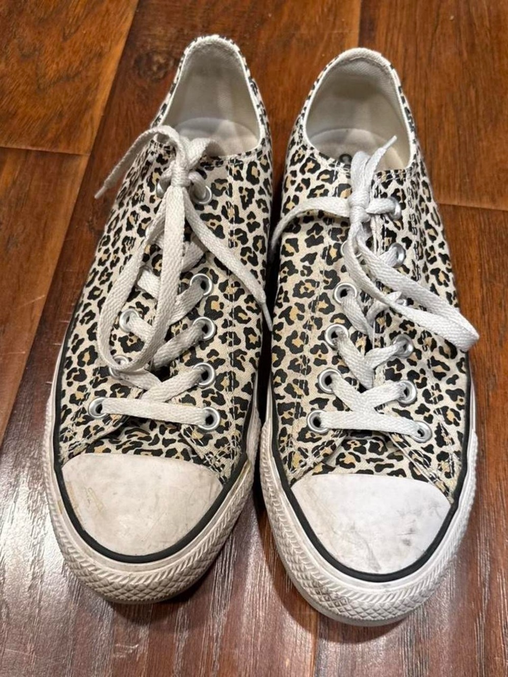 Converse Chuck Taylor Cheetah Leopard Print Low Top Sneakers - Picture 4 of 7